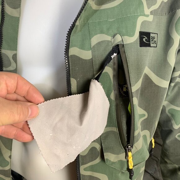 Rip Curl Snowboard Ski Winter Jacket Large Green Camo Hooded Unisex Snow Coat - Picture 9 of 16